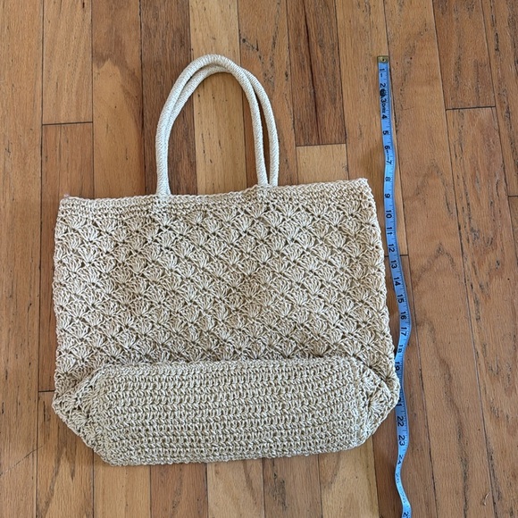 Haute Hippe | Raffia Straw Weave Boho Tote Bag - Picture 5 of 5